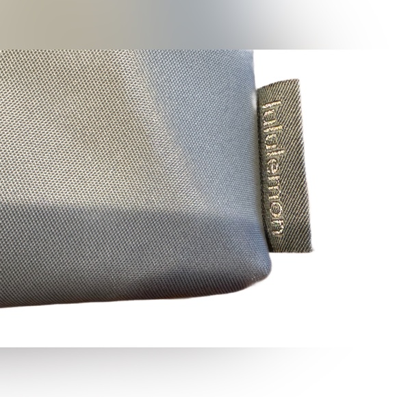 Lululemon Clippable Card Pouch Metal Gold Hardware Olive Green NWT - Picture 3 of 5